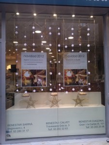 BENESTAR-CENTRO-BELLEZA-ESTETICA-ESCAPARATES-BARCELONA-INVIERNO-NAVIDAD-MULTIVITAMINAS-HIGIENE-FACIAL-TRATAMIENTO-TARIFAS-ORO-LIQUIDO-SALUD